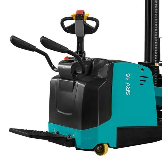 PROLIFT PRO SRV 1650 Li-ion 1,6 т 5 м Самоходный штабелер с противовесом и платформой в Челябинске купить по выгодной цене 100kwatt.ru